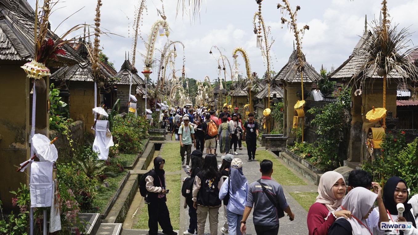 Keramaian wisata di Desa Adat Panglipuran Bali
